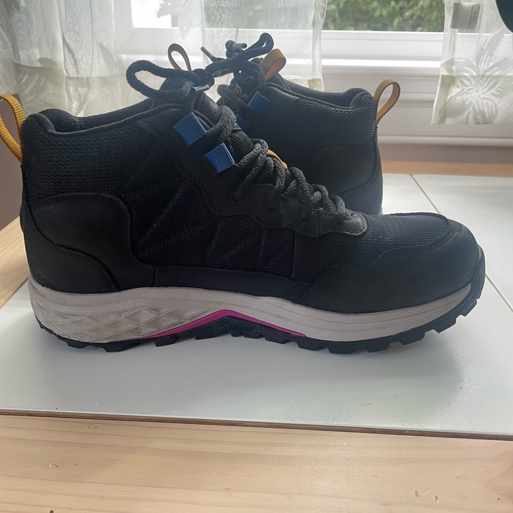 Teva Ridgeview Mid Hiking Boot - Picture 5 of 7